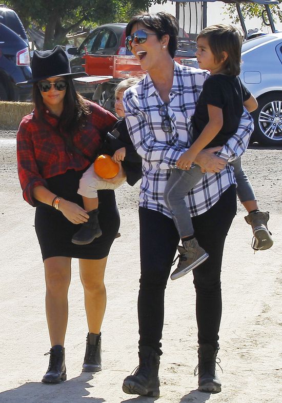 Klan Kardashianów wybiera dynie (FOTO)