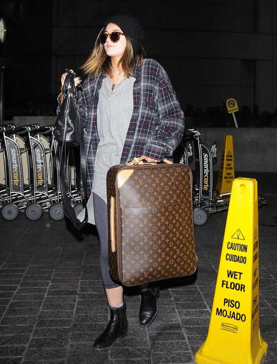 Rodzina Kardashianów poleciała do Korei Południowej (FOTO) Rodzina Kardashianów poleciała do Korei Południowej (FOTO)