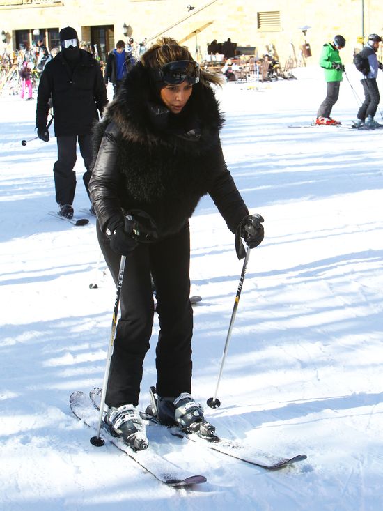 Kim Kardashian i na nartach (FOTO)  