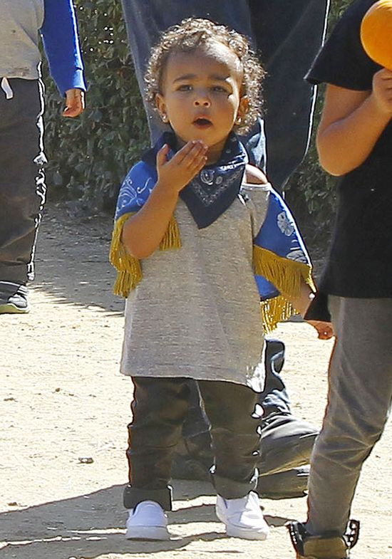 Klan Kardashianów wybiera dynie (FOTO)