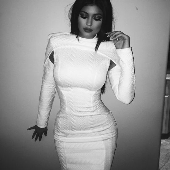 Kylie Jenner Wigilię spędziła w GORSECIE WYSZCZUPLAJĄCYM!