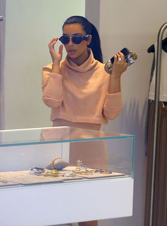 Siostry Kardashian na zakupach (FOTO) Siostry Kardashian na zakupach (FOTO)