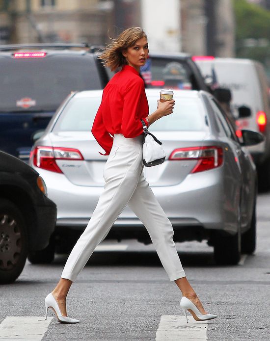 Karlie Kloss zmienia ulice Nowego Jorku w wybieg (FOTO)  