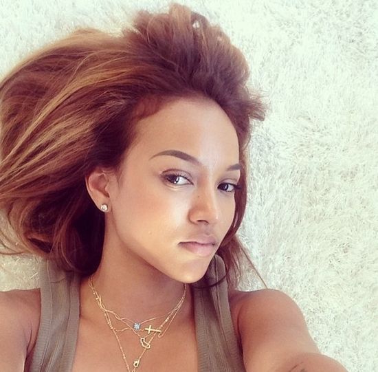 Chris Brown pupą swojej dziewczyn dzieli się z całym światem