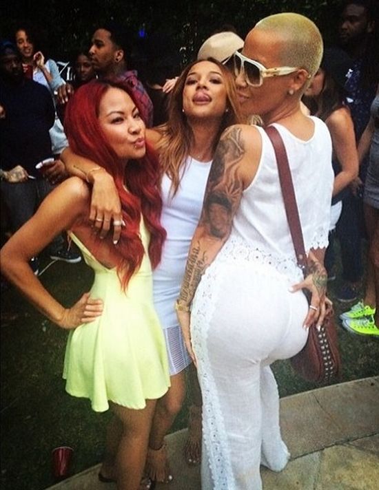 Chris Brown świetuje urodziny z gwiazdami porno (FOTO)