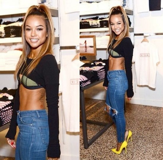 Chris Brown pupą swojej dziewczyn dzieli się z całym światem