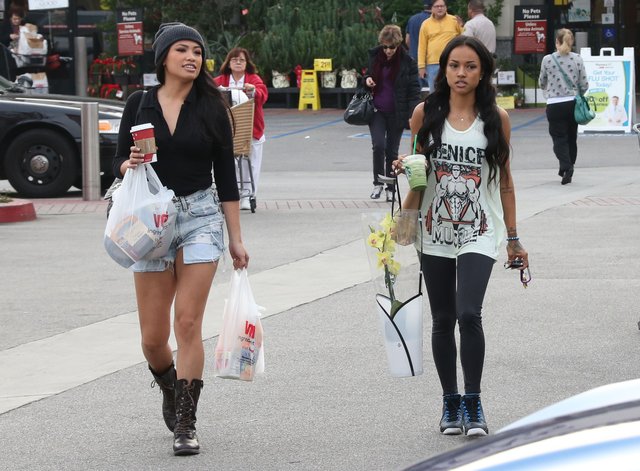 Była dziewczyna Chrisa Browna nie wygląda na smutną (FOTO)