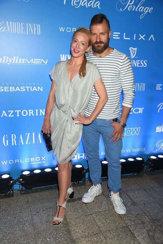 Kasia Warnke tańczy w bikini dla swojego męża, Piotra Stramowskiego