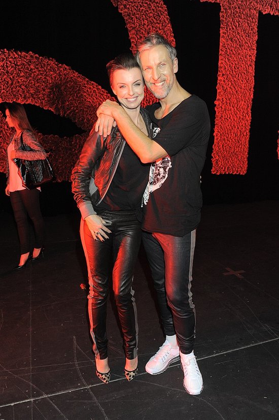 Zień, Baczyńska i Kupisz stoją w kolejce, by z nią pracować