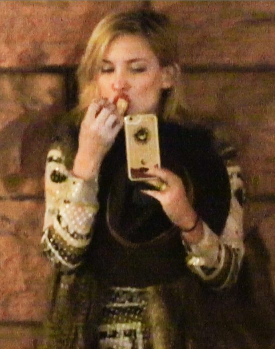 To, co robi Kate Hudson, daje do myślenia (FOTO)