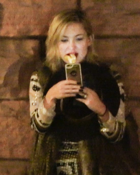 To, co robi Kate Hudson, daje do myślenia (FOTO)