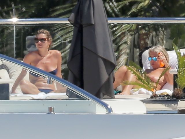 Wakacje gwiazdy: Kate Moss na jachcie (FOTO) Wakacje gwiazdy: Kate Moss na jachcie (FOTO)