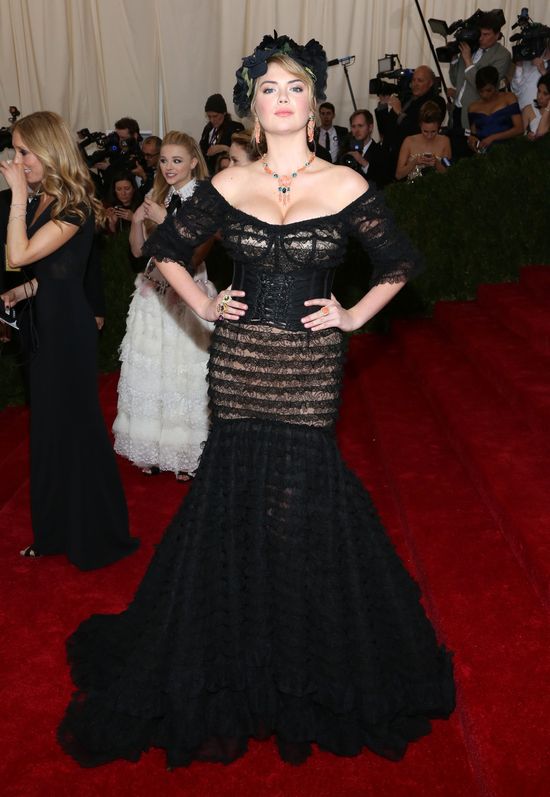 Kate Upton nie popisała się na gali MET (FOTO) Kate Upton nie popisała się na gali MET (FOTO)