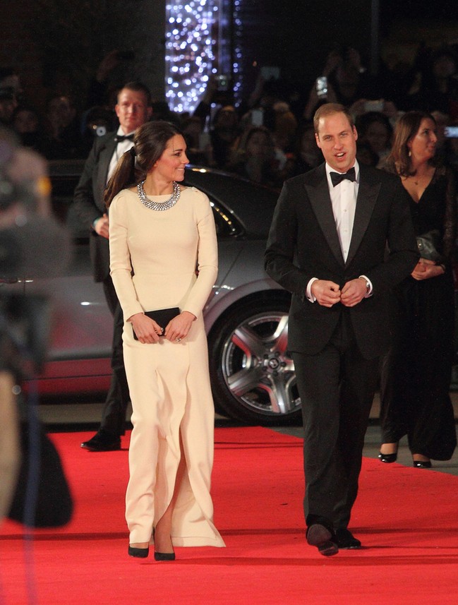 Kate Middleton zebrała pochwały za sukienkę (FOTO) Kate Middleton zebrała pochwały za sukienkę (FOTO)