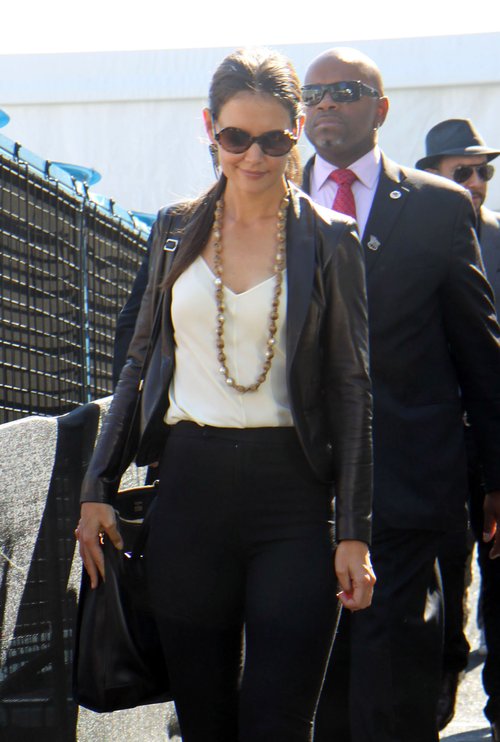 Katie Holmes cała w SKÓRZE (FOTO)