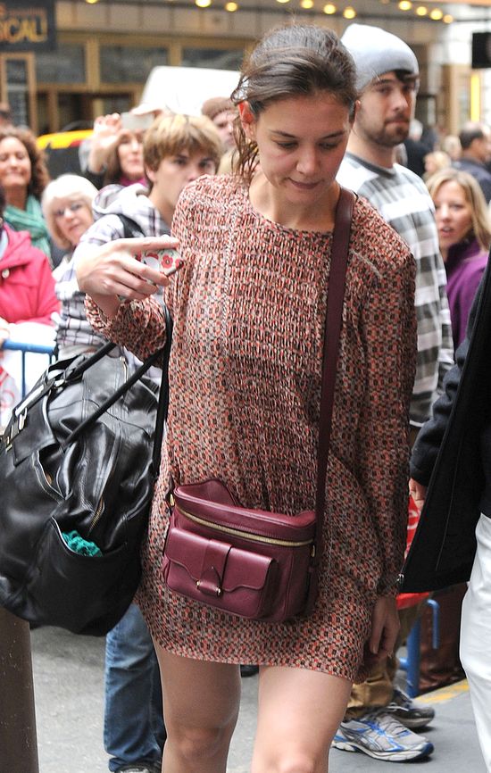 Katie Holmes reklamuje kosmetyki do makijażu (FOTO) Katie Holmes reklamuje kosmetyki do makijażu (FOTO)