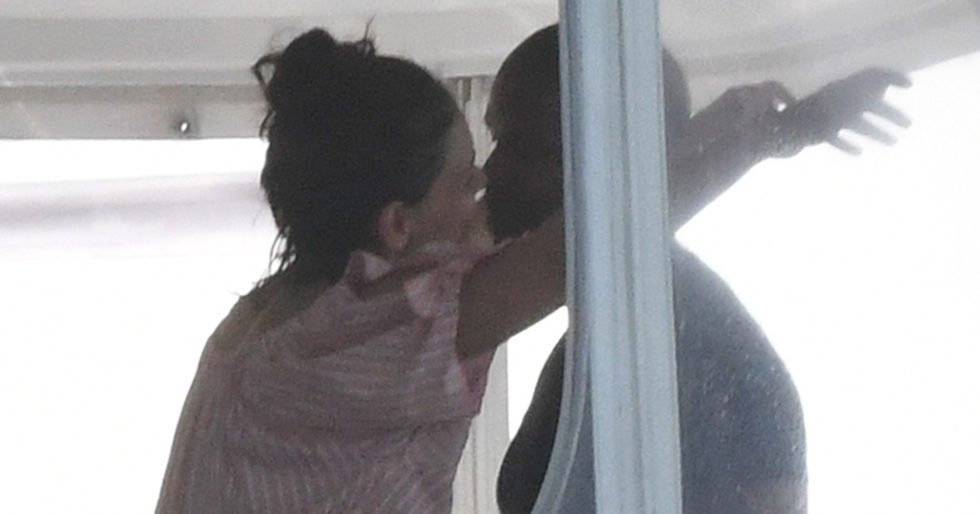 Katie Holmes spędza romantyczny weekend na jachcie z Jamiem Foxxem (ZDJĘCIA) Katie Holmes spędza romantyczny weekend na jachcie z Jamiem Foxxem (ZDJĘCIA)