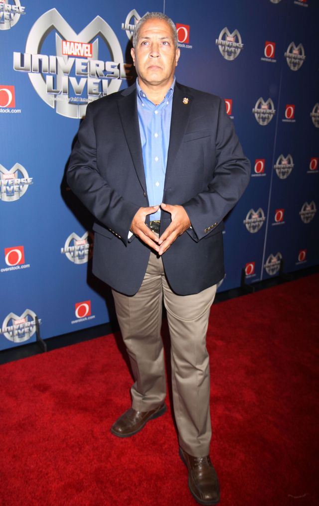 Katie Holmes ma bardzo czujnego ochroniarza (FOTO)