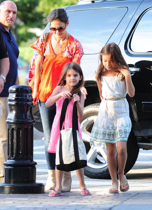 Suri Cruise ma koleżankę! (FOTO)