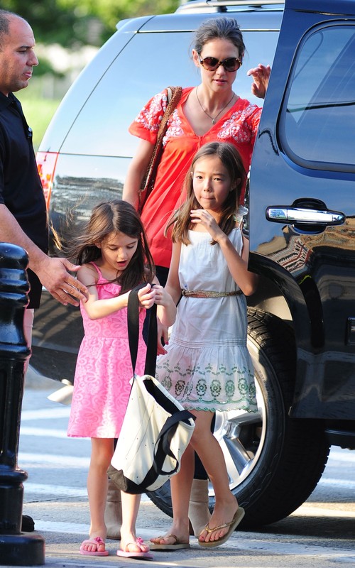Suri Cruise ma koleżankę! (FOTO)