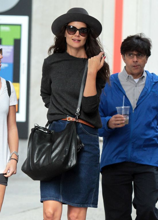 Katie Holmes żyje w konflikcie z biustonoszami (FOTO)