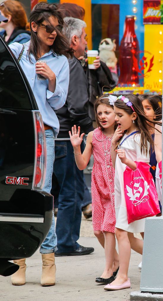 Katie Holmes nie ma czasu na zafarbowanie siwych włosów?FOTO Katie Holmes nie ma czasu na zafarbowanie siwych włosów?FOTO