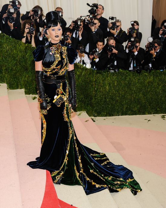 Jak Orlando Bloom wytłumaczył Katy Perry zbliżenie z Seleną Gomez? Jak Orlando Bloom wytłumaczył Katy Perry zbliżenie z Seleną Gomez?