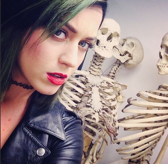 Katy Perry ma teraz czerwone włosy! (FOTO)