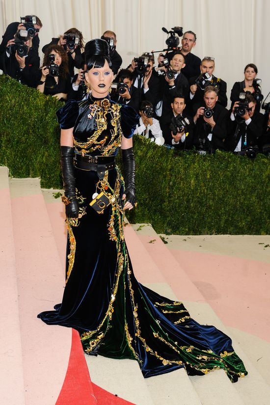 Jak Orlando Bloom wytłumaczył Katy Perry zbliżenie z Seleną Gomez? Jak Orlando Bloom wytłumaczył Katy Perry zbliżenie z Seleną Gomez?