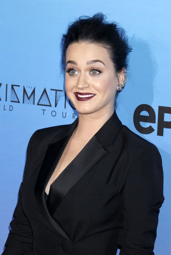 Katy Perry skrzywdziła się fryzurą (FOTO)