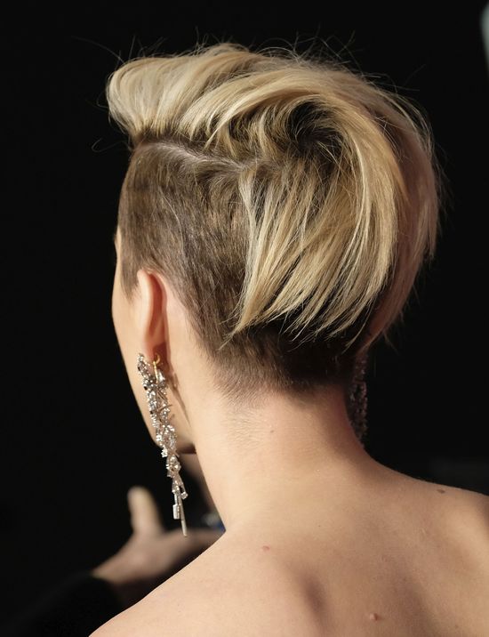 Przez nowa fryzurę wszyscy mylą ją z Miley Cyrus! Przez nowa fryzurę wszyscy mylą ją z Miley Cyrus!