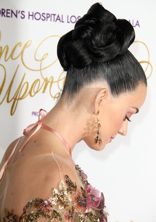 Jeśli nie chcesz poczuć zazdrości, nie oglądaj sukienki Katy Perry (FOTO)