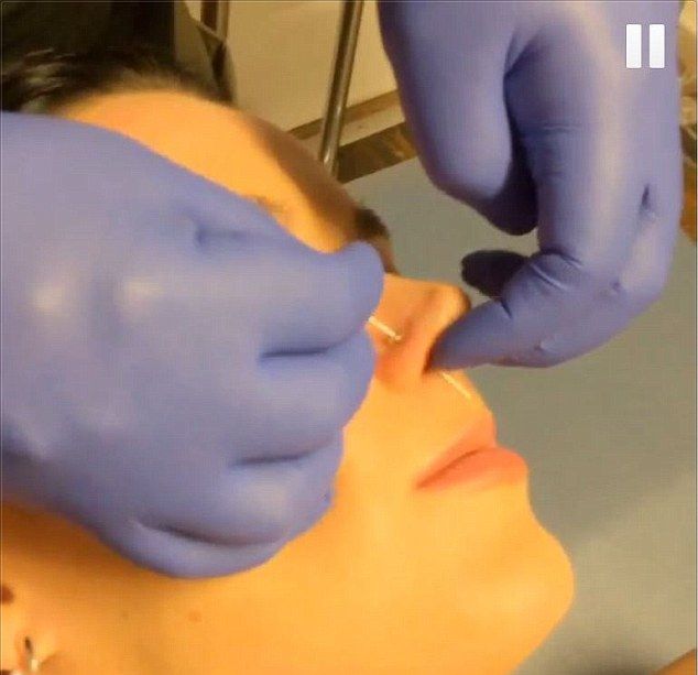 Katy Perry też cierpi dla piękna (VIDEO)