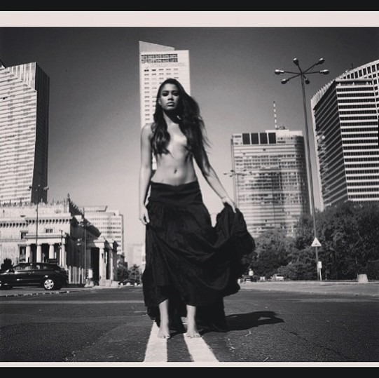 Patrycja Kazadi topless - to nowa miłość dodaje jej odwagi? 