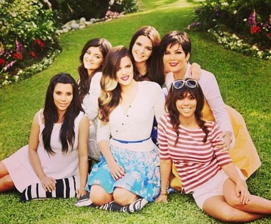 Narkotyki i rozwody zrujnują show Kardashianów? (FOTO) Narkotyki i rozwody zrujnują show Kardashianów? (FOTO)