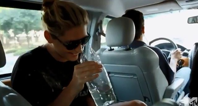 Ke$ha pije swój mocz (VIDEO) Ke$ha pije swój mocz (VIDEO)