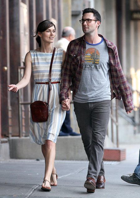 Keira Knightley za rączkę z Adamem Levine (FOTO)