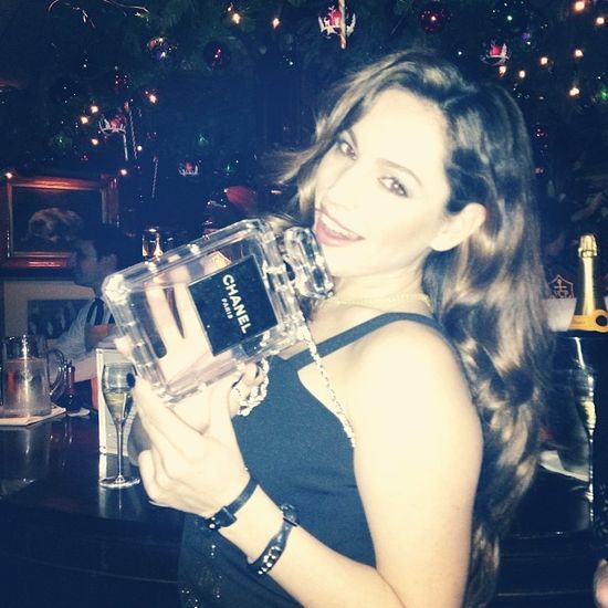 Kim Kardashian próbuje dodać sobie klasy (FOTO)