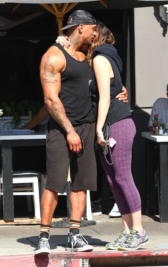 Kelly Brook zaręczyła się po 11 tygodniach związku...