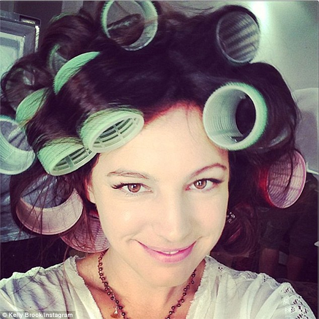 Jak Kelly Brook dba o cerę (FOTO) Jak Kelly Brook dba o cerę (FOTO)