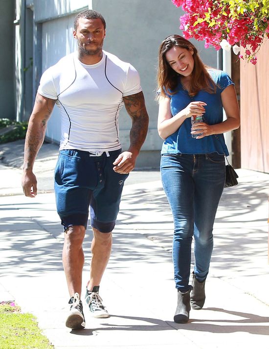 Kelly Brook zmienia styl? (FOTO) Kelly Brook zmienia styl? (FOTO)