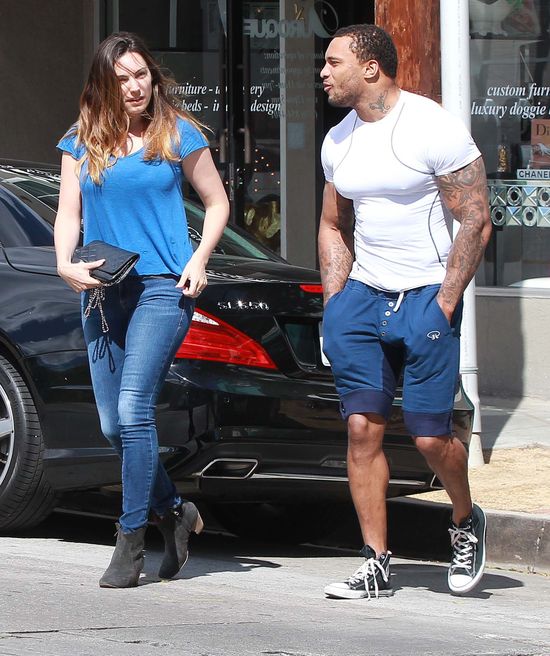 Kelly Brook zmienia styl? (FOTO) Kelly Brook zmienia styl? (FOTO)