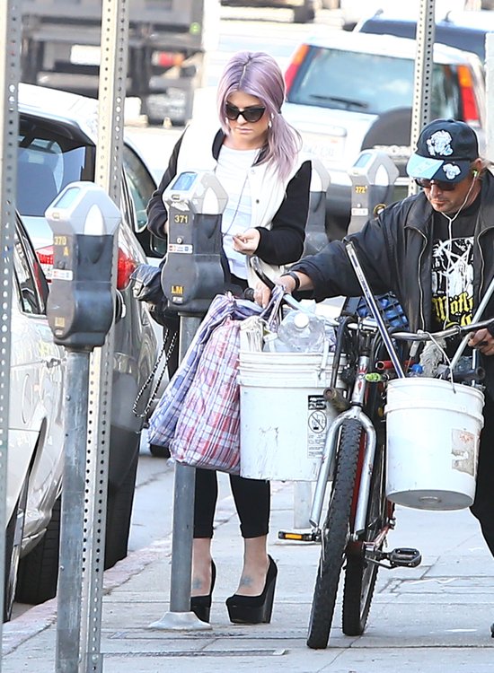 Kelly Osbourne kwitnie przy swoim chłopaku (FOTO)