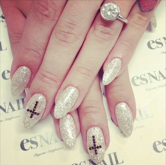 Kelly Osbourne chwali się pierścionkiem zaręczynowym (FOTO)