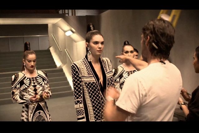  Kendall Jenner TAŃCZY w reklamie Balmain [VIDEO]