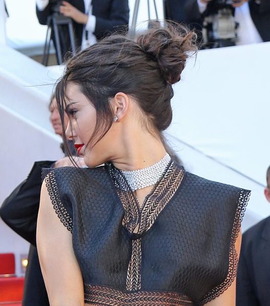 Kendall Jenner na czerwonym dywanie w Cannes (FOTO)