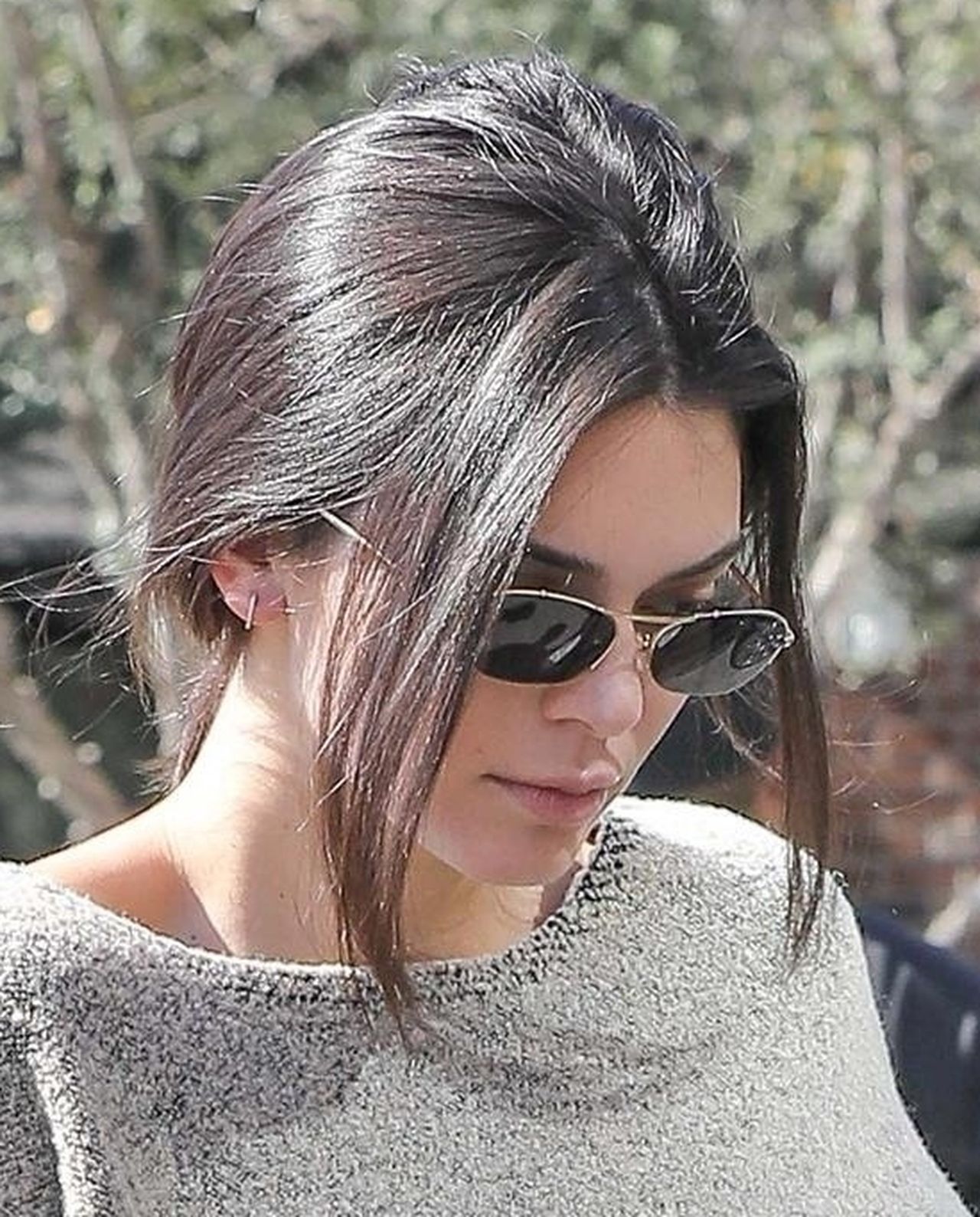 Kendall Jenner w swetrze na upale (ZDJĘCIA)