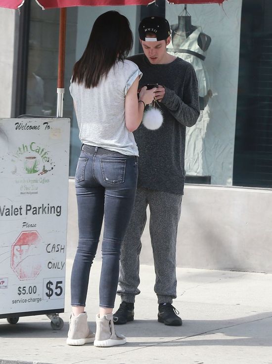 Kendall Jenner przyłapana na randce! (FOTO) Kendall Jenner przyłapana na randce! (FOTO)