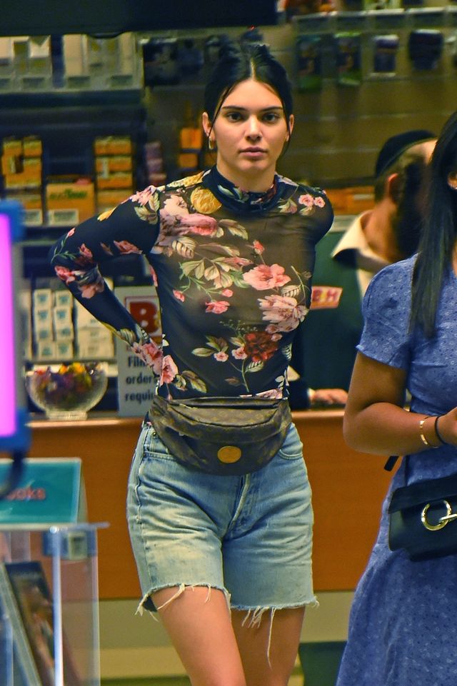 Papprazzi wyprowadzili Kendall Jenner z równowagi Papprazzi wyprowadzili Kendall Jenner z równowagi