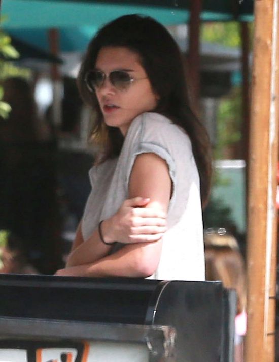 Kendall Jenner przyłapana na randce! (FOTO) Kendall Jenner przyłapana na randce! (FOTO)